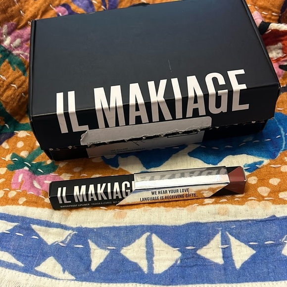 IL MAKIAGE Other - IL MAKIAGE BRAND NEW LIP LINER IN Antique 501 waterproof FULL SIZE